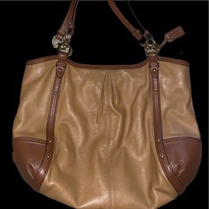 Authentic Coach Brown Handtote, Discounted shipping and dangle tags!